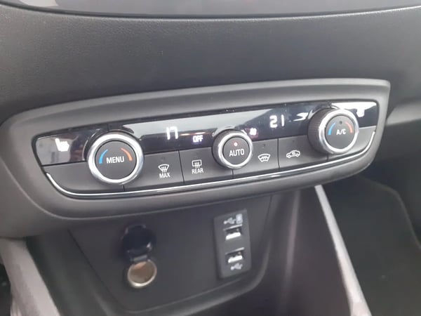Photo de la voiture OPEL CROSSLAND 1.2 Turbo 130 ch BVM6 Elegance