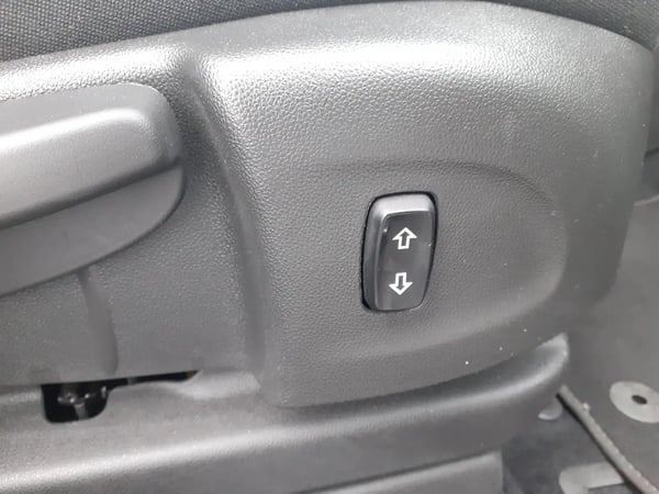 Photo de la voiture OPEL CROSSLAND 1.2 Turbo 130 ch BVM6 Elegance