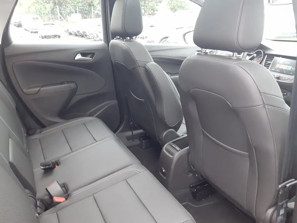 Photo de la voiture OPEL CROSSLAND 1.2 Turbo 130 ch BVM6 Elegance