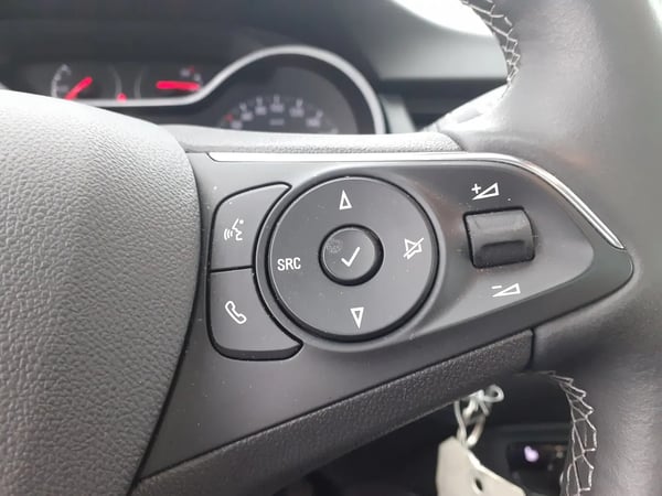 Photo de la voiture OPEL CROSSLAND 1.2 Turbo 130 ch BVM6 Elegance