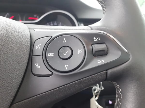 Photo de la voiture OPEL CROSSLAND 1.2 Turbo 130 ch BVM6 Elegance