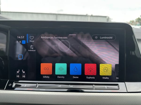 Photo de la voiture VOLKSWAGEN GOLF 1.5 TSI 150  BVM6 Active - 5P