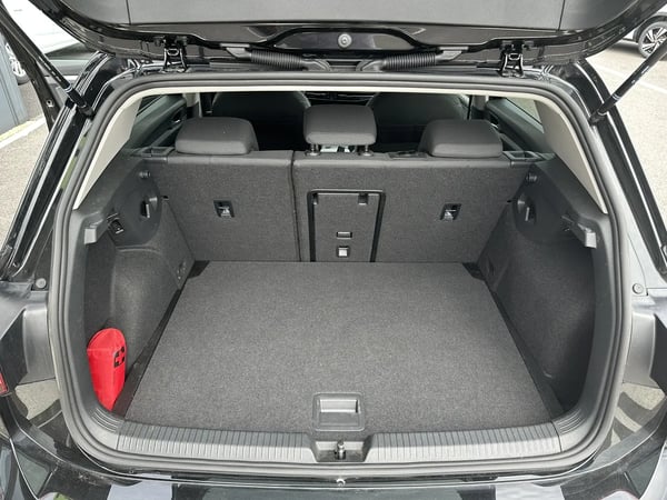 Photo de la voiture VOLKSWAGEN GOLF 1.5 TSI 150  BVM6 Active - 5P