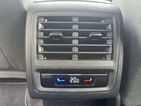 Photo de la voiture VOLKSWAGEN GOLF 1.5 TSI 150  BVM6 Active - 5P