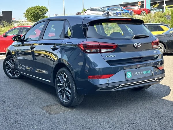 Photo de la voiture HYUNDAI i30 1.0 T-GDi 120 DCT-7 Hybrid 48V Creative