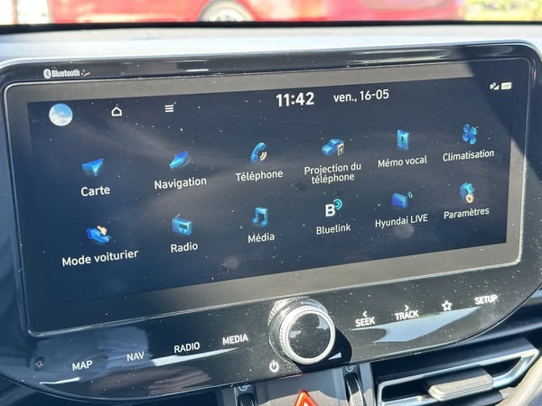 Photo de la voiture HYUNDAI i30 1.0 T-GDi 120 DCT-7 Hybrid 48V Creative