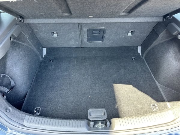 Photo de la voiture HYUNDAI i30 1.0 T-GDi 120 DCT-7 Hybrid 48V Creative