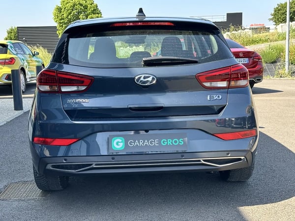 Photo de la voiture HYUNDAI i30 1.0 T-GDi 120 DCT-7 Hybrid 48V Creative