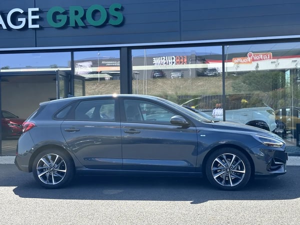 Photo de la voiture HYUNDAI i30 1.0 T-GDi 120 DCT-7 Hybrid 48V Creative