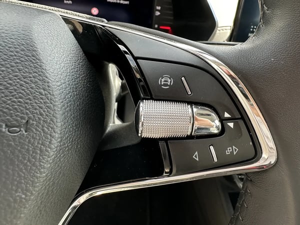 Photo de la voiture SKODA OCTAVIA COMBI 2.0 TDI 116 ch Business