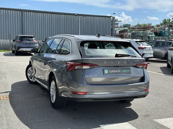 Photo de la voiture SKODA OCTAVIA COMBI 2.0 TDI 116 ch Business