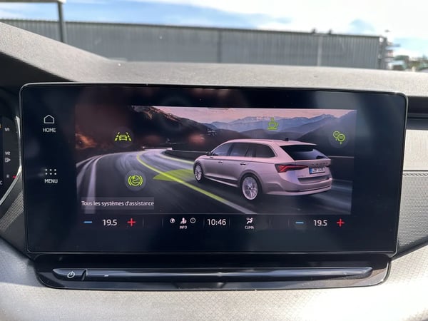 Photo de la voiture SKODA OCTAVIA COMBI 2.0 TDI 116 ch Business