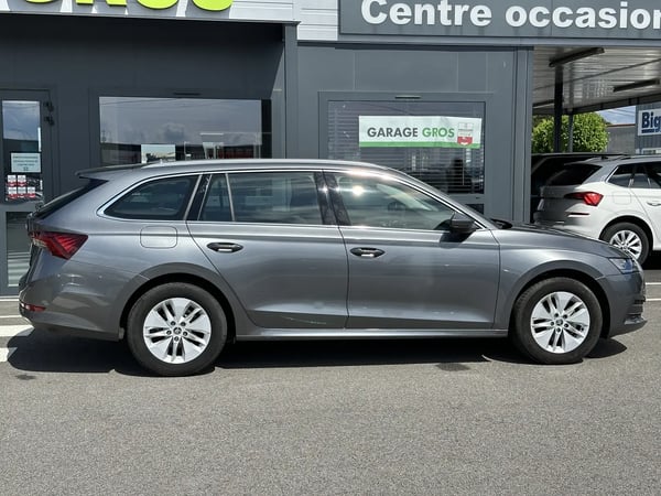 Photo de la voiture SKODA OCTAVIA COMBI 2.0 TDI 116 ch Business