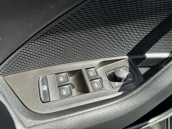 Photo de la voiture SKODA OCTAVIA COMBI 2.0 TDI 116 ch Business