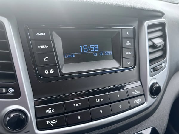 Photo de la voiture HYUNDAI TUCSON 1.7 CRDi 115 2WD Initia