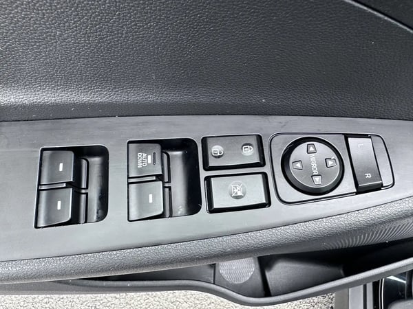 Photo de la voiture HYUNDAI TUCSON 1.7 CRDi 115 2WD Initia
