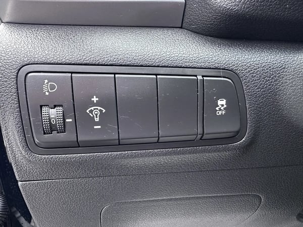 Photo de la voiture HYUNDAI TUCSON 1.7 CRDi 115 2WD Initia