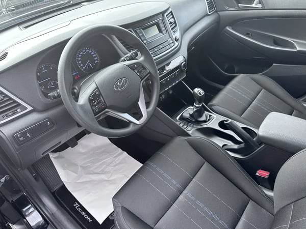Photo de la voiture HYUNDAI TUCSON 1.7 CRDi 115 2WD Initia