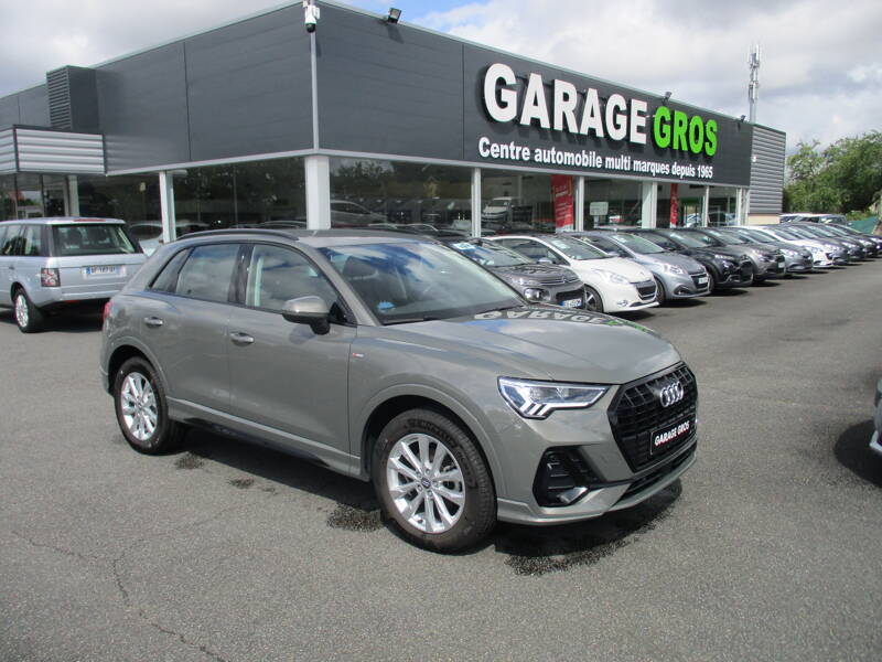 Photo de la voiture AUDI Q3 35 TDI 150 ch S tronic 7 S line