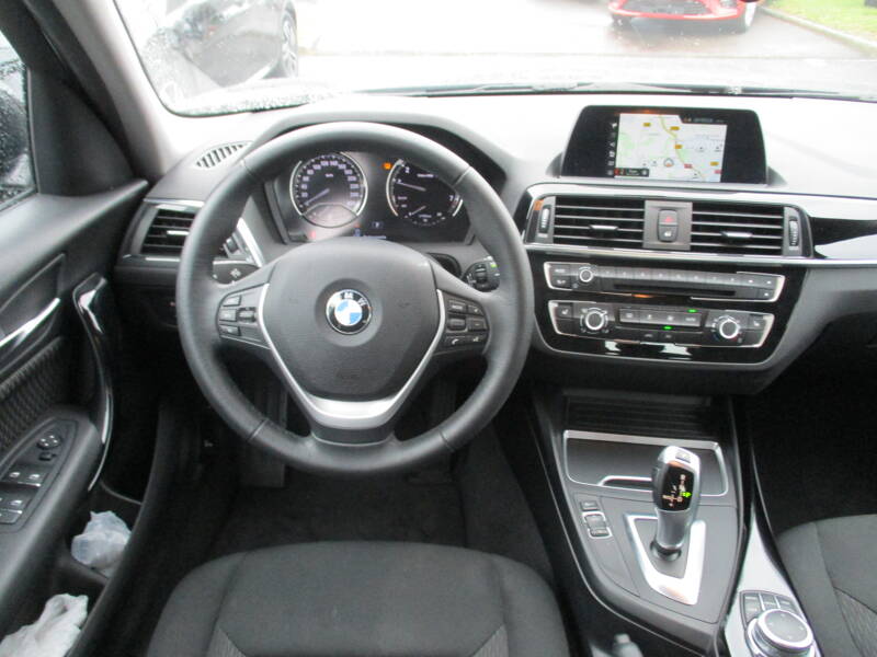 Photo de la voiture BMW SERIE 1 F20 LCI2 118i 136 ch BVA8 Lounge