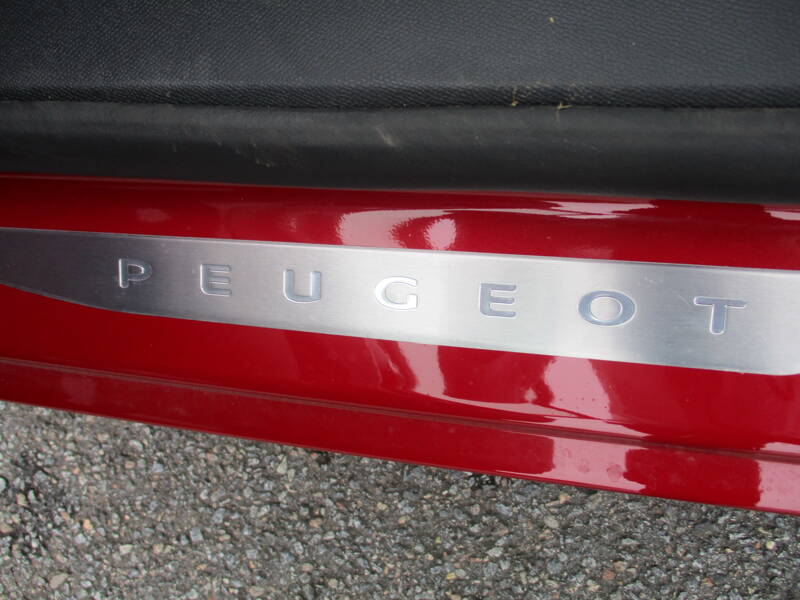 Photo de la voiture PEUGEOT 308 BlueHDi 130ch S&S EAT8 GT Line