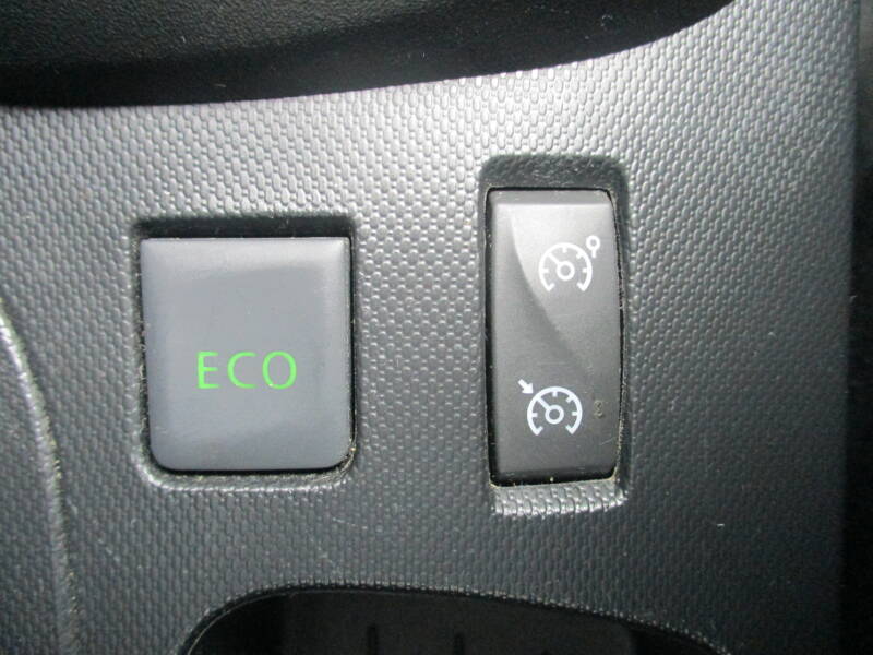 Photo de la voiture RENAULT CAPTUR dCi 90 Energy S&S eco² Intens