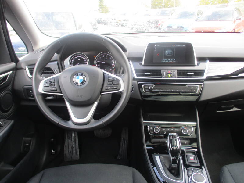 Photo de la voiture BMW SERIE 2 GRAN TOURER F46 LCI Gran Tourer 218i 140 ch DKG7 Lounge