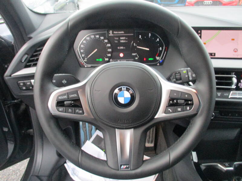 Photo de la voiture BMW SERIE 1 F40 118d 150 ch BVA8 M Sport