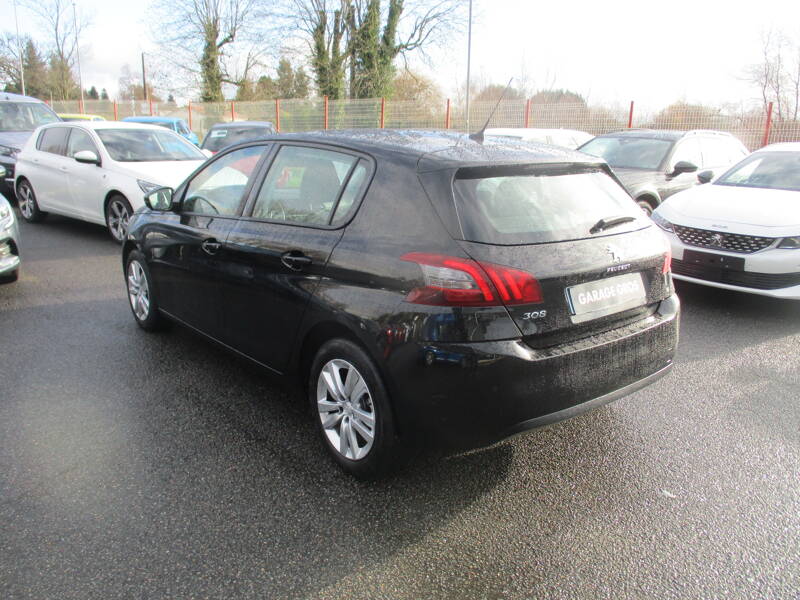 Photo de la voiture PEUGEOT 308 1.6 BlueHDi 100ch S&S BVM5 Active