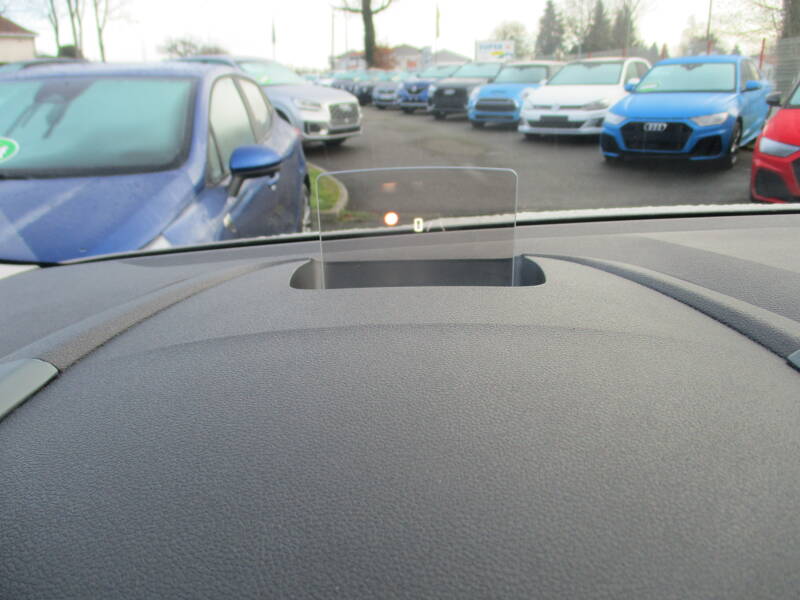 Photo de la voiture CITROEN BERLINGO Taille M BlueHDi 130 S&S BVM6 Shine