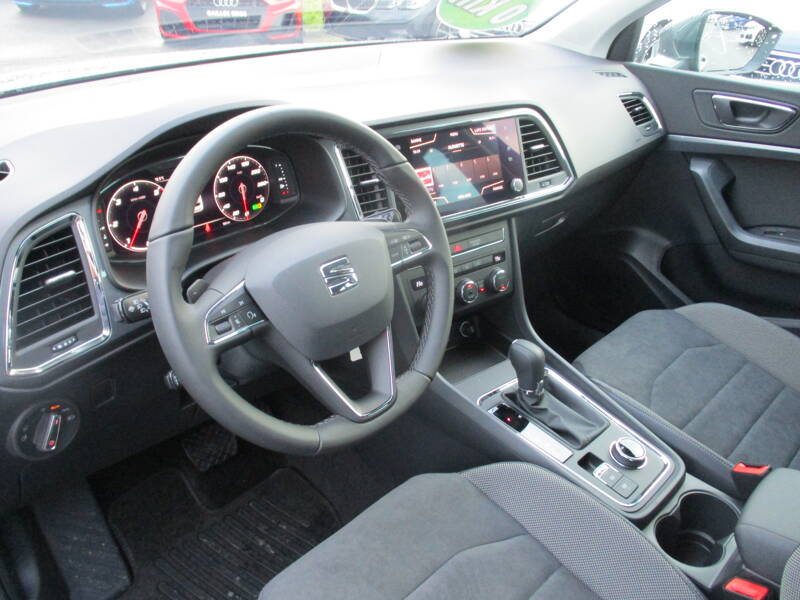 Photo de la voiture SEAT ATECA BUSINESS 1.6 TDI 115 ch Start/Stop Ecomotive DSG7 Style Business