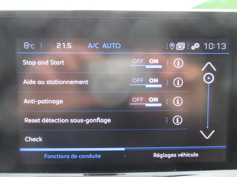 Comment réinitialiser la télécommande de la Peugeot 208 ?