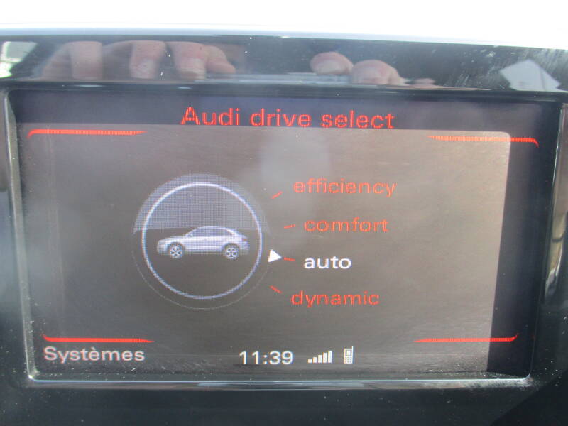 Photo de la voiture AUDI Q3 1.4 TFSI COD 150 ch S tronic 6 S line