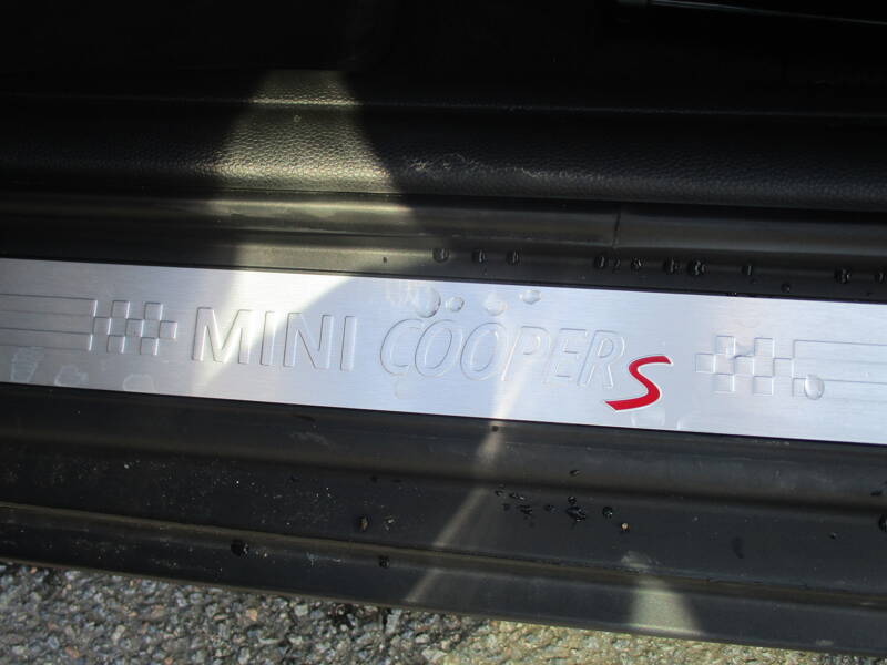 Photo de la voiture MINI MINI F55 LCI Cooper S 192 ch Finition Business Design