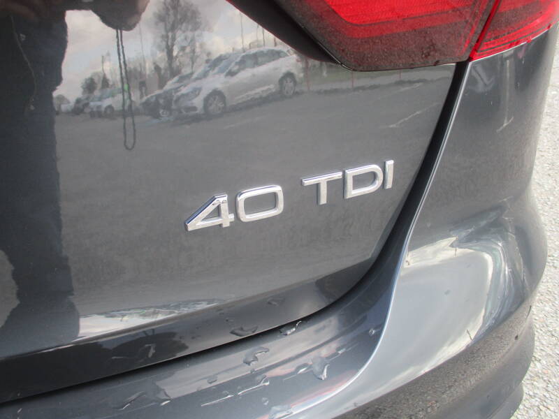 Photo de la voiture AUDI A4 AVANT 40 TDI 190 S tronic 7 Design