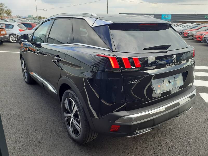 Photo de la voiture PEUGEOT 3008 BlueHDi 130ch S&S EAT8 GT Line