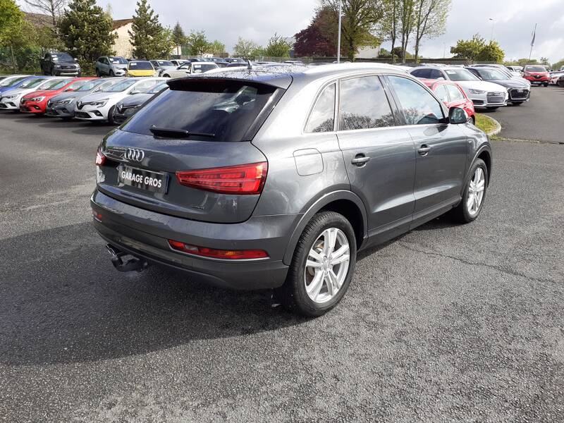 Photo de la voiture AUDI Q3 2.0 TDI 150 ch S tronic 7 Quattro S line