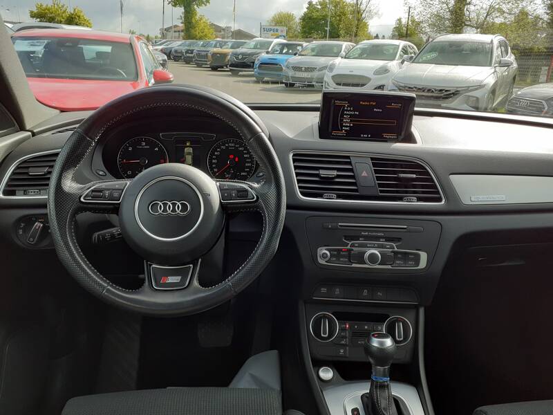 Photo de la voiture AUDI Q3 2.0 TDI 150 ch S tronic 7 Quattro S line