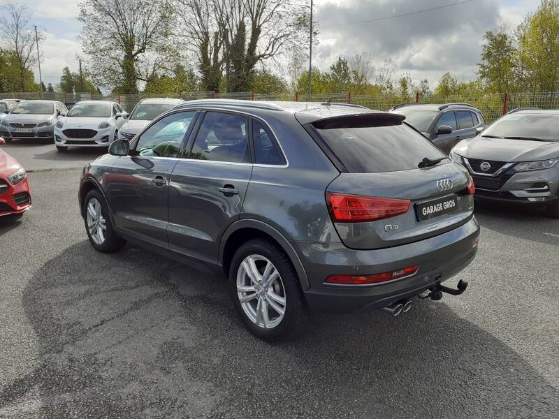 Photo de la voiture AUDI Q3 2.0 TDI 150 ch S tronic 7 Quattro S line