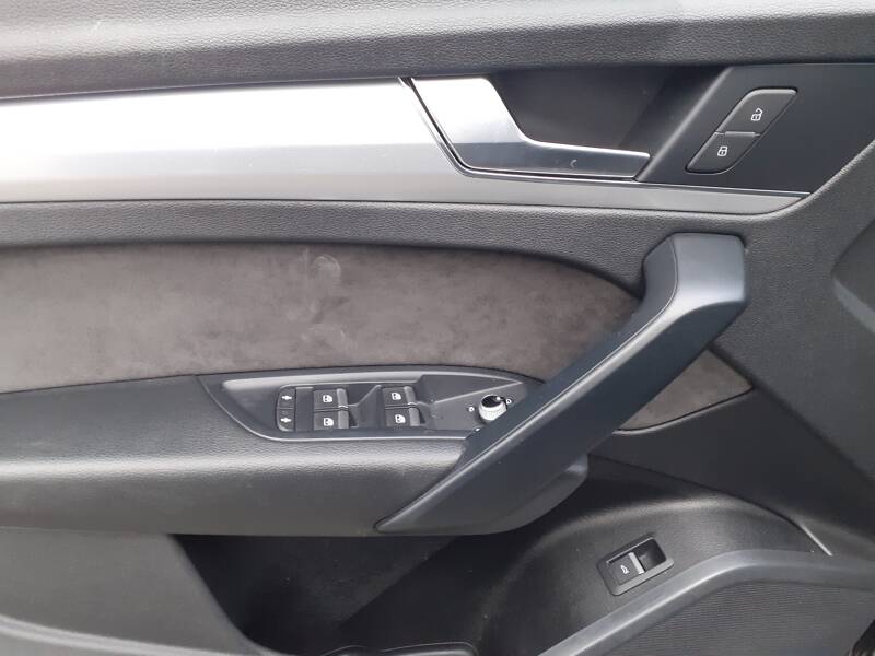 Photo de la voiture AUDI Q5 40 TDI 190 S tronic 7 Quattro S line