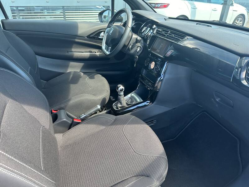 Photo de la voiture DS DS 3 PureTech 110 S&S BVM5 So Chic