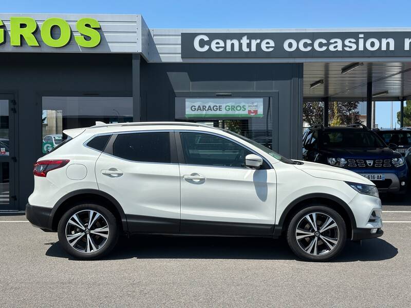 Photo de la voiture NISSAN QASHQAI 1.5 dCi 115 N-Connecta