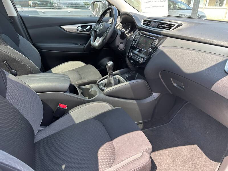 Photo de la voiture NISSAN QASHQAI 1.5 dCi 115 N-Connecta