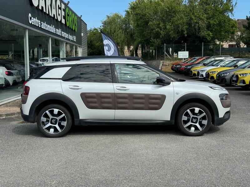 Photo de la voiture CITROEN C4 CACTUS PureTech 110 S&S Shine