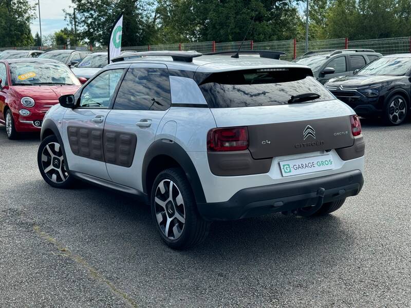 Photo de la voiture CITROEN C4 CACTUS PureTech 110 S&S Shine