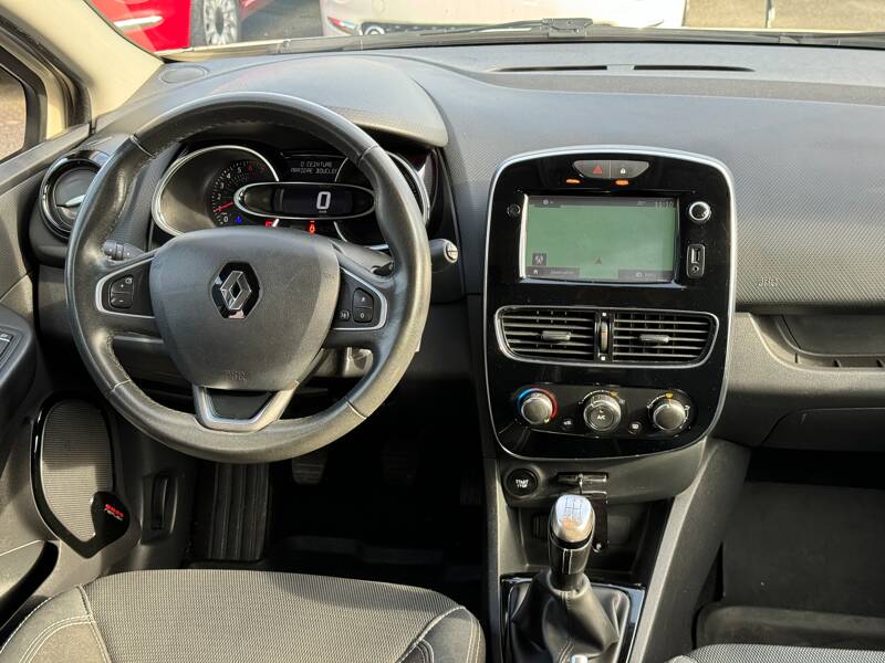 Photo de la voiture RENAULT CLIO IV TCe 90 Zen