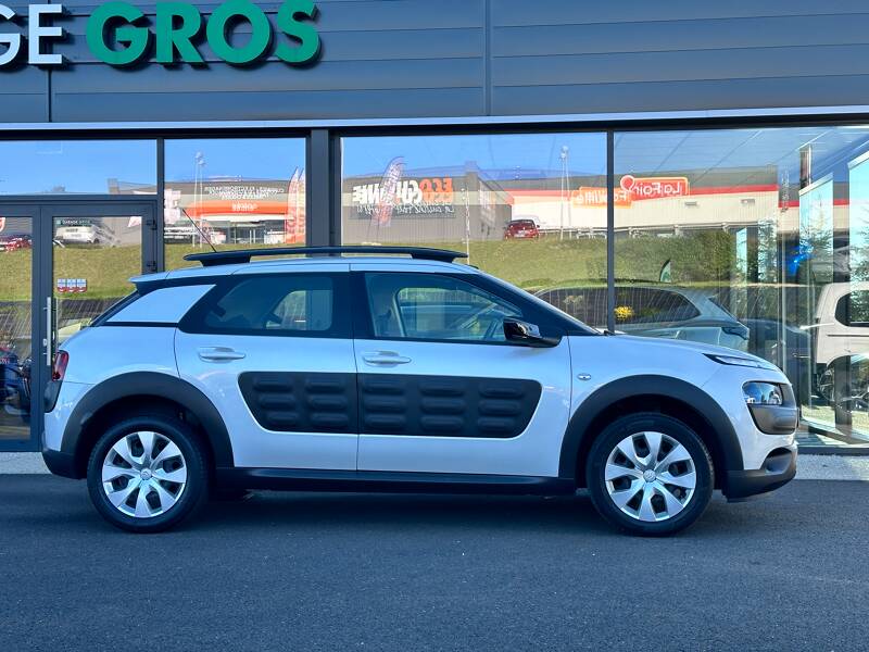 Photo de la voiture CITROEN C4 CACTUS PureTech 82 Feel