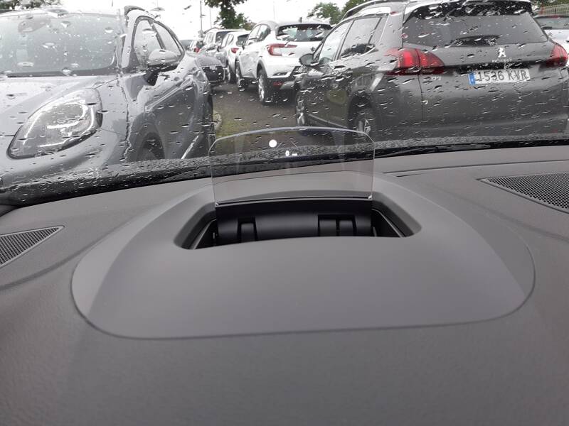 Photo de la voiture RENAULT MEGANE IV BERLINE Blue dCi 115 EDC R.S. Line