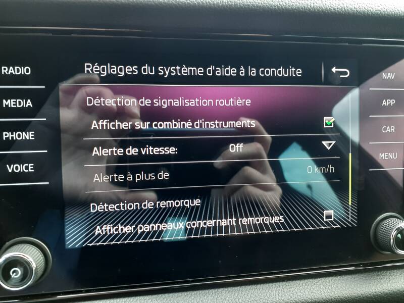 Photo de la voiture SKODA KODIAQ 1.5 TSI 150 ACT DSG7 5pl Sportline