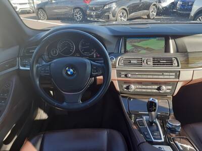 Voir la photo n°5 de la voiture d'occasion BMW SERIE 5 F10 LCI — 530d xDrive 258 ch Luxury A